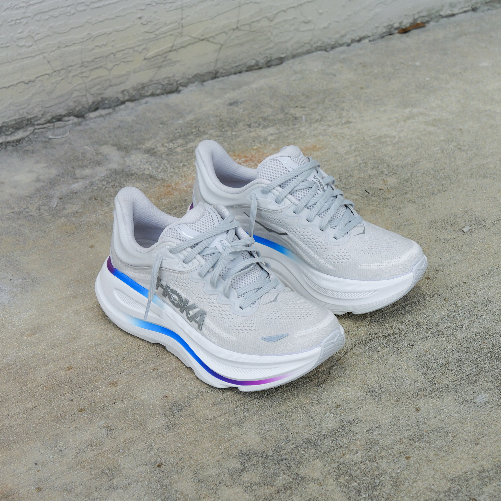 Womens HOKA Bondi 9 (Cosmic grey/White)