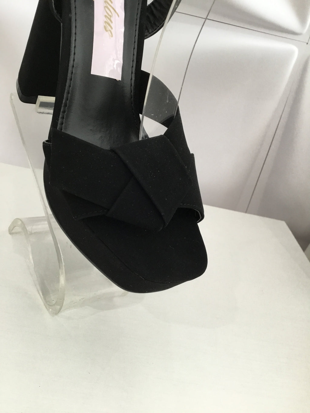 Black Bow Heel