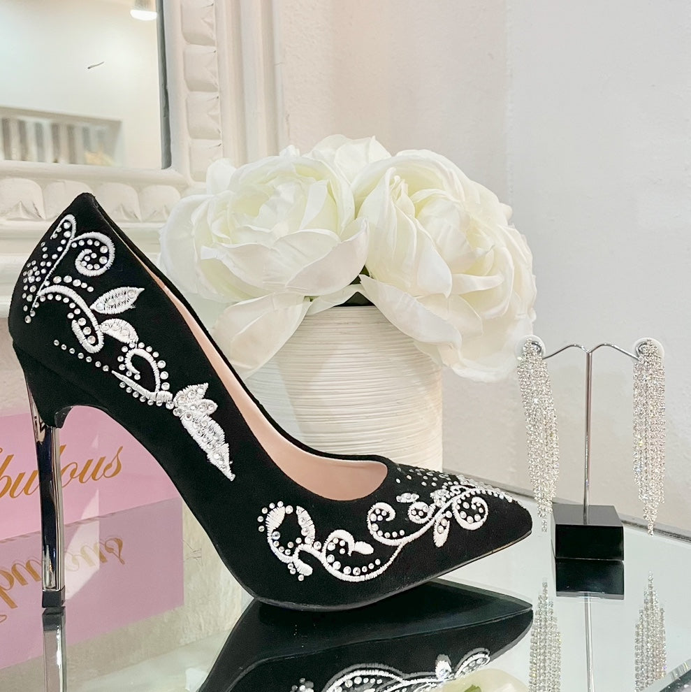 Black Detailed Pumps